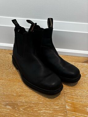 Blundstone Chisel Toe Boots Size 9